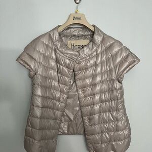 Herno Emilia Ultralight Cap Sleeve Puffer Jacket, champagne color, size 44, NWOT